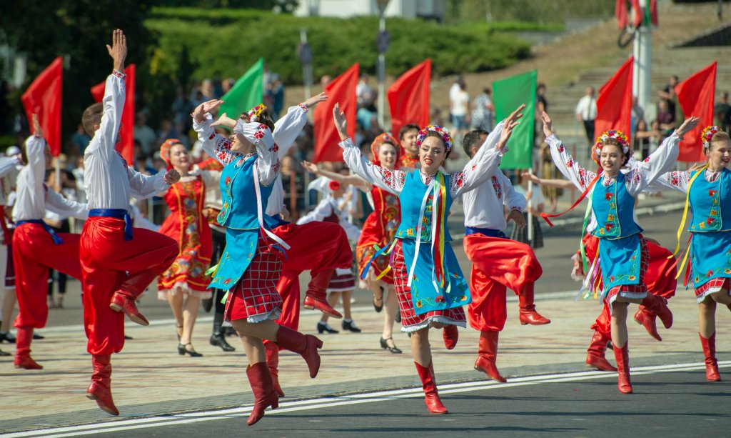 Придністров’я – сонячний куточок з добрими і щирими людьми. З різних мов тут сплетений віночок, як брати, в сім’ї живемо ми