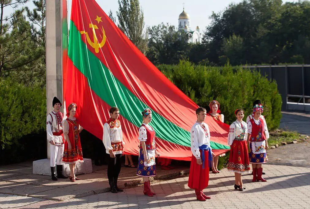ТАК, НАРОД НАШ ОСОБЛИВИЙ !
