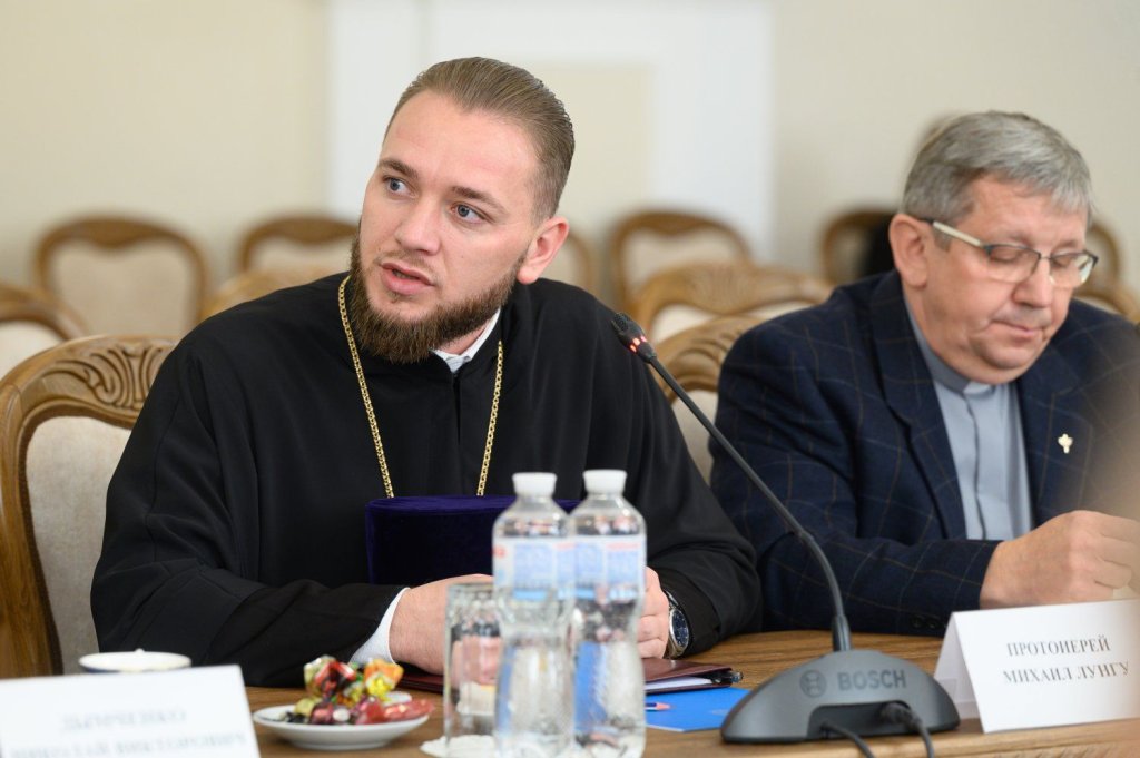 Про духовне  і мирське