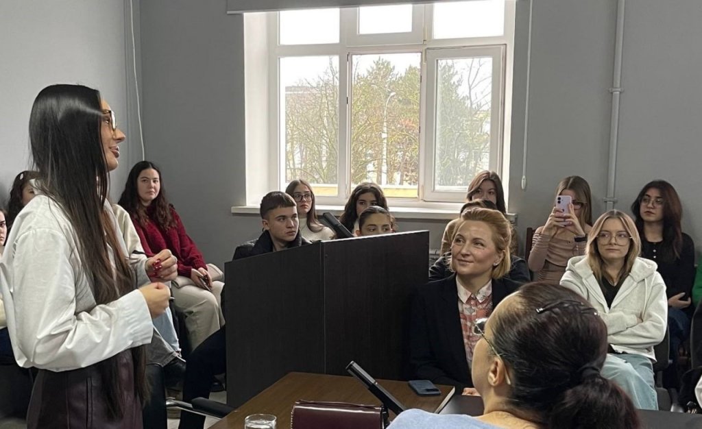ШЛЯХ БЛОГЕРА,  який надихає нове покоління