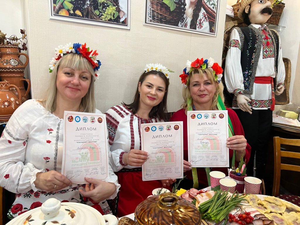Гарна хата пирогами