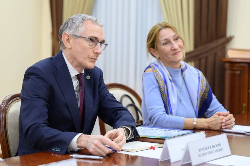 ВІД ЗОВНІШНЬОЇ ПОЛІТИКИ ДО ВНУТРІШНЬОЇ