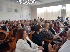 ІСТОРІЯ,  ЯКУ НЕ  ПЕРЕПИСАТИ