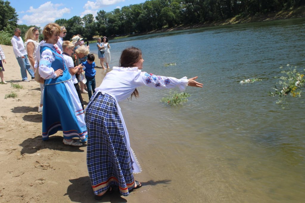 Вогонь, вода та магія рослин…