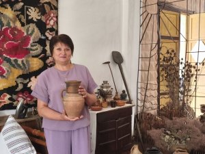 Не місце красить людину,  а людина місце