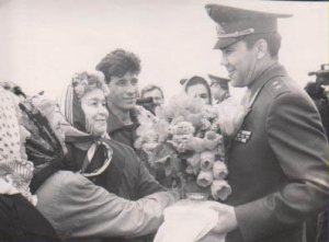 ПРОЩАВАЙ, ЗБРОЄ!