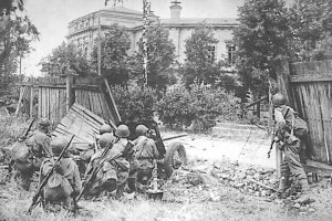 Серпень 44-го:  СВОБОДА ПРИЙШЛА  ЗІ СХОДУ