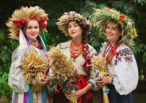 Віночок вити – ЖИТТЯ ЛЮБИТИ