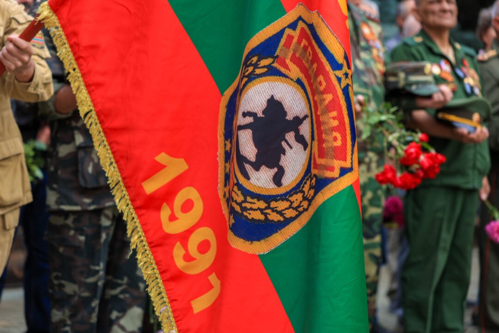 … КОЛИ ВОНА  ВМІЄ ЗАХИЩАТИСЯ
