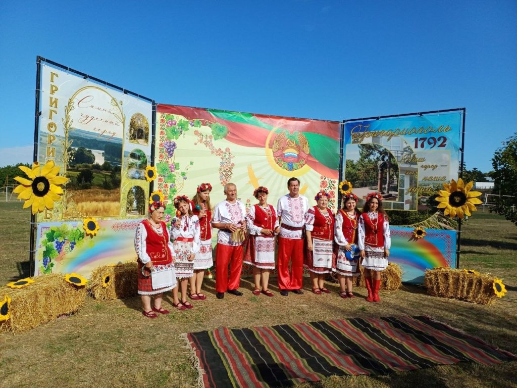 ГОЛОВНЕ СВЯТО КРАЇНИ