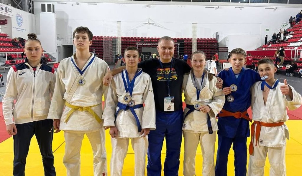 ЙОГО УСПІХ –  ПЕРЕМОГИ ВИХОВАНЦІВ