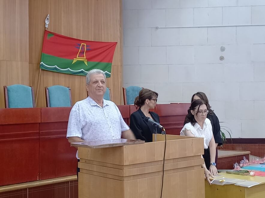 Вони лікують людство