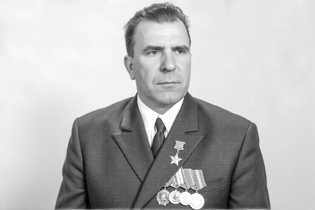 Сергій Болгарин:  ПОВІСТЬ ПРО СПРАВЖНЬОГО ГЕРОЯ